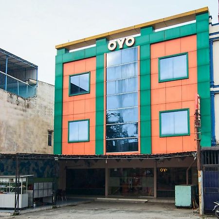 Oyo 529 ホテル パニンダ メダン エクステリア 写真